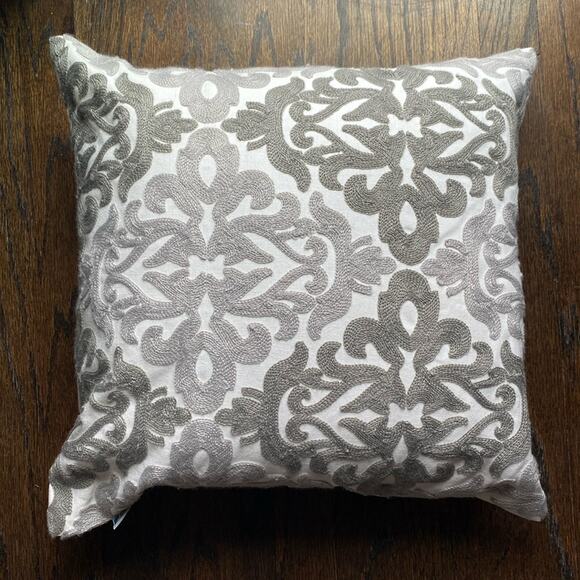 HWY 50 embroidered shades of grey and white paisley 18x18‎ accent pillow - Picture 1 of 7